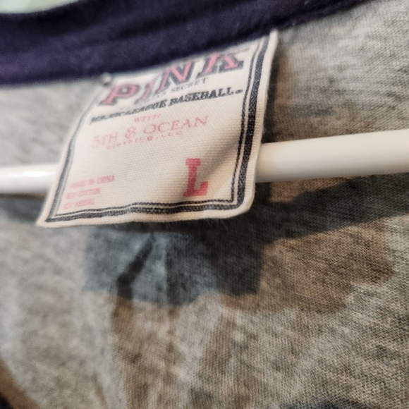 Victoria Secret Pink MLB New York Yankees Baseball T Shirt Kisser Holo Sz Large - Picture 6 of 8